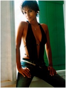 halle-berry_14016.jpg - 129 KB