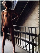 shalom-harlow_14016.jpg - 150 KB